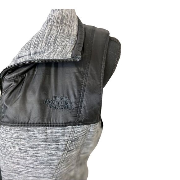 #151 THE NORTH FACE gray vest - Picture 5 of 8